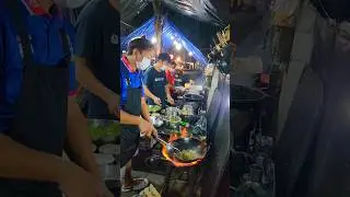 Roadside beef basil shop But the style is divine in Chiang Mai, Thailand. #Streetfood #shorts