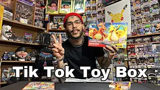 Pokémon Charizard & Dragonite Model Kit inside the Toy Box!