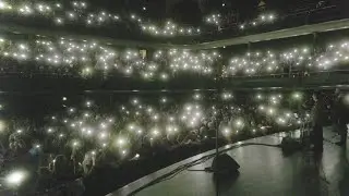 2000 voices sing Have Yourself A Merry Little Christmas together. Beauty.