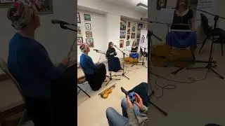 Spotkaniu z autorką „Chłopek” towarzyszył mini-koncert zespołu muzycznego "Chłopki"