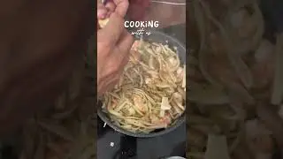 Готовлю спагетти с креветками и грибами