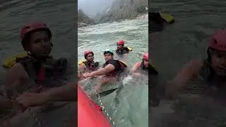 Rafting gone wrong 😱 