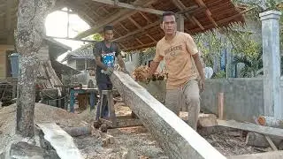 tehnik membelah balok besar,dengan serkel untuk bahan papan.(@woodhunter2580)