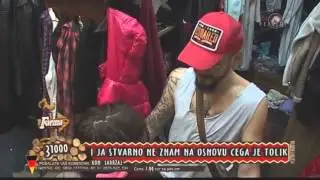 Farma 7 - Seksi Sandra i Crni u klinču