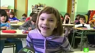 Niña quiere destruir su colegio con una bomba Original