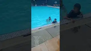 kebahagiaan yang sederhana tapi penuh tawa dan canda.