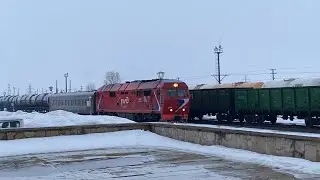 Тепловоз ТЭП70БС - 073 с пригородным поездом Нижнекамск — Ижевск