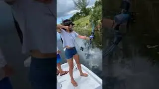 Bowfishing Girl Gets First Fish with a Bow! 