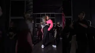 More vibe moments from my life for you: I’m learning to dance ❤️😈 