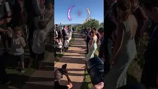 Salida de la Boda de Bea y Raúl en Eguren Ugarte. Hueto Fotógrafos.