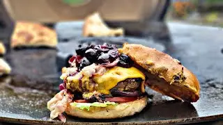 In Out Burger mit der Plancha auf dem Tandoor