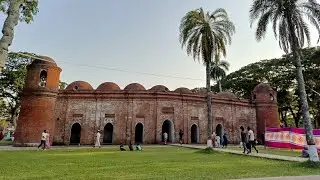 ঐতিহাসিক স্থাপনা বাগেরহাটের ষাটগম্বুজ মসজিদ 