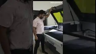 CO2 laser cutting machine