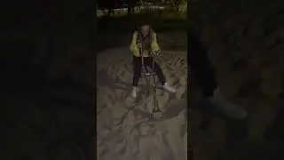 Девочка-Вовочка из Тридевятого Царства стала экскаваторщиком) 