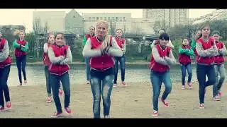 Sis n Bro Crazy Teens and Dance Busters Group - Beginners Sister Dee