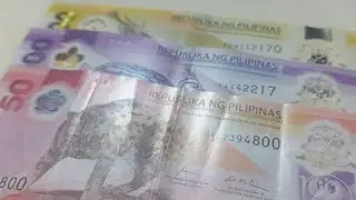 checking out the banknotes from the First Philippine Polymer banknote series :pp