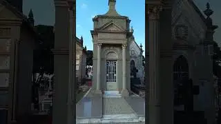 Série Desvendando Jazigos - Mansão dentro do cemitério