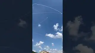 צפון ישראל: 40 שיגורי רקטות לעבר אזור הר מירון וקריית שמונה - מספר יירוטים נצפו באוויר #חדשות #ישראל