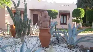 как незаметно поссать в кувшин