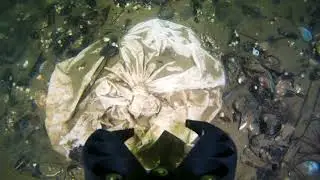 Exploring harbor with underwater 4K drone (FIFISH V6S) - First dive