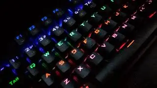 Aukey KM-G6 LED-Backlit Mechanical Keyboard Review