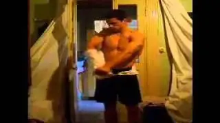 Hot natural bodybuilder shirt rip