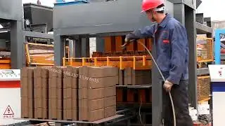 Constructions en briques de terre comprimée écologiques,presse a brique de terre crue, hyper press