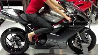 2013 Ducati 848 EVO Corse Special Edition + babe