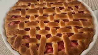 Пирог с яблоками и вишней