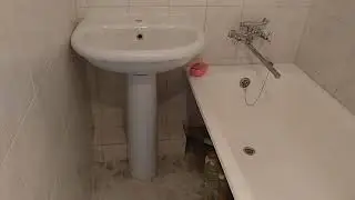 Плиточник создал проблему сантехнику. Сложная ситуация с установкой умывальника.