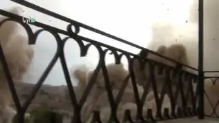 Сирия. Российский вертолет сбрасывает бомбу на г. Дарайя