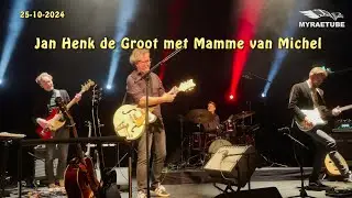 Jan Henk de Groot met het nummer Mamme van Michel in De Klinker Winschoten