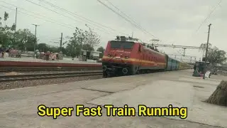 super fast train running 😎
