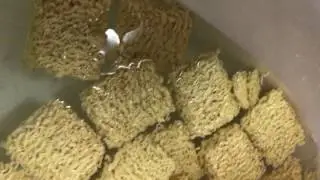 Съесть лапшу из ванной✅