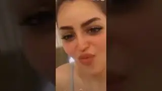 رهف القحطاني وذنكهه بعد الشهره تفتح الباب لمندوب توصيل بملابس غير محتشمة وتقول لاتكثر كلام حبيبي