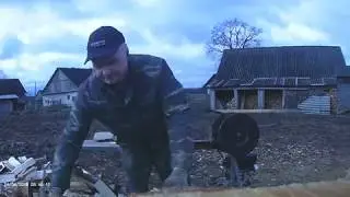 Реечный дровокол в работе