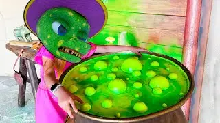 Baby Lucia Pretend Play tricks with Brother at Home. Fox Family Cartoon 3D Songs for kids