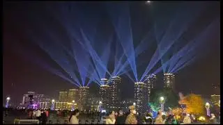 Лучевое шоу на зданиях