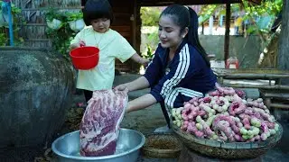 Cute girl Siv chhee is a good helper - Country mother and children cooking