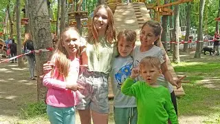 Lisa shows how to pass obstacles on the playground