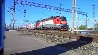 Электровоз ЭП20-028 с двухэтажным поездом №104 Москва-Адлер