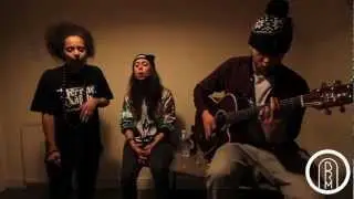 Nãnci and Phoebe - Acoustic Session