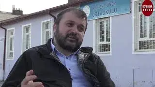 Engelini aşan öğretmen, yazdığı kitaplarla milyonlarca öğrenciye ulaştı.