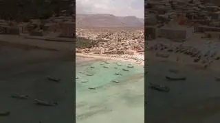 Только 2000 туристов в год могут увидеть это место. Рейсы 1 раз в неделю зимой и осенью.