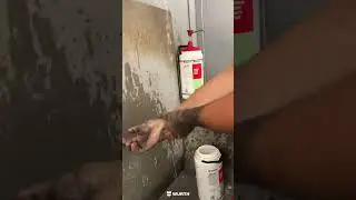 Почистване на замърсени ръце с Würth.