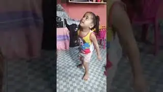 Allyce Dançando.
