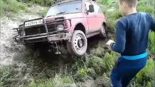 Лада Нива 4х4  по горкам    вывешивание 2ух колёс