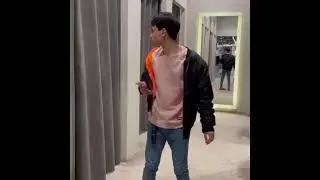 Пацан до сих пор ищет девушку😂