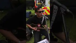 SUMMER VIBES: 'Country Roads' LIVE Busking Performance! #countryroads #singing #festival #shorts