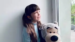 Николь Плиева пишет письмо своему прадедушке, которого она никогда не видела